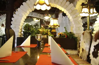 Ein Restaurant oder anderes Speiselokal in der Unterkunft Hotel Kaiserhof Wesel