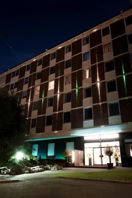 Das Gebäude in dem sich das Aparthotel befindet