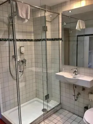 Ein Badezimmer in der Unterkunft Retro - Art - Hotel Lünen