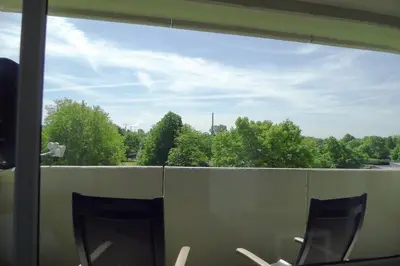 Ein Balkon oder eine Terrasse in der Unterkunft Modernes Apartment Duisburg