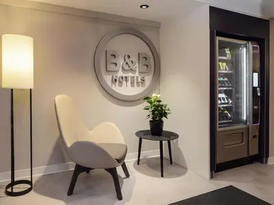 Ein Sitzbereich in der Unterkunft B&B HOTEL Wuppertal-Oberbarmen