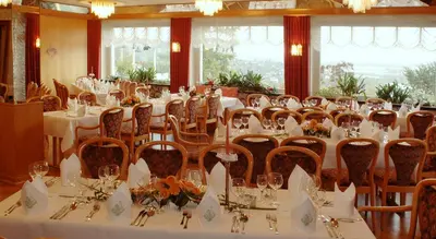Ein Restaurant oder anderes Speiselokal in der Unterkunft Burghotel Volmarstein