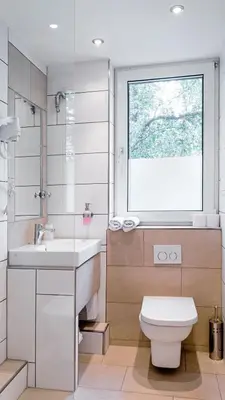 Ein Badezimmer in der Unterkunft Air Hotel Wartburg