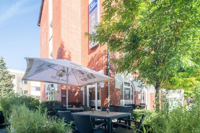 Ein Garten an der Unterkunft Best Western Hotel Airport Düsseldorf - Ratingen