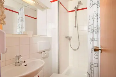 Ein Badezimmer in der Unterkunft Days Inn Dortmund West