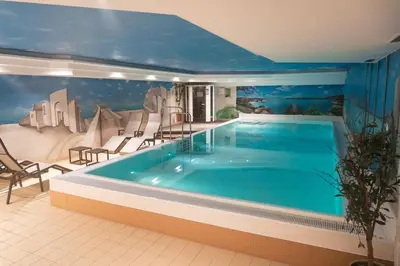 Der Swimmingpool an oder in der Nähe von Best Western Plus Hotel Stadtquartier Haan
