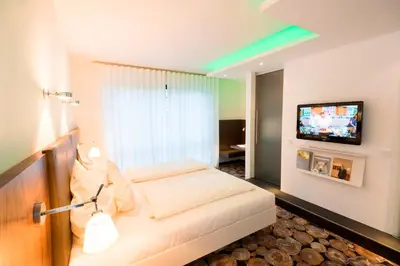 TV/Unterhaltungsangebot in der Unterkunft Mintrops Land Hotel Burgaltendorf