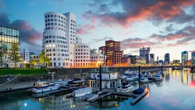 Ein allgemeiner Blick auf Düsseldorf oder ein Stadtblick von des Hotels aus