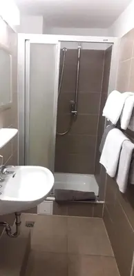 Ein Badezimmer in der Unterkunft Hotel Berliner Hof