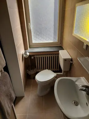 Ein Badezimmer in der Unterkunft Hotel Berliner Hof