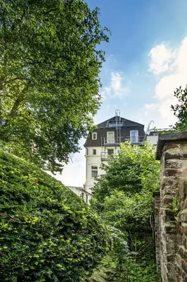 Das Gebäude in dem sich das Hotel befindet