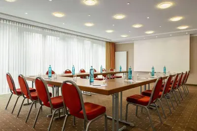 Der Geschäftsbereich oder Konferenzraum in der Unterkunft Ramada by Wyndham Duesseldorf Ratingen