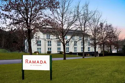 Ein Zertifikat, Auszeichnung, Logo oder anderes Dokument, das in der Unterkunft Ramada by Wyndham Duesseldorf Ratingen ausgestellt ist