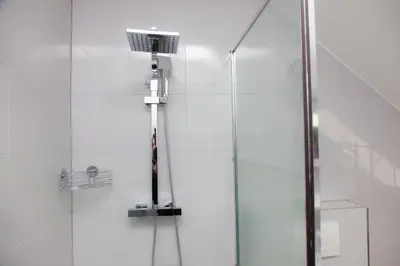 Ein Badezimmer in der Unterkunft T&K Apartments near Messe Fair Trade Düsseldorf und Airport 3B