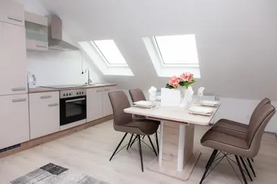 Küche/Küchenzeile in der Unterkunft T&K Apartments near Messe Fair Trade Düsseldorf und Airport 3B