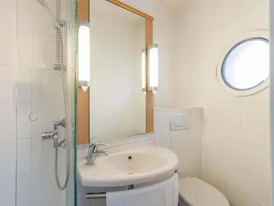 Ein Badezimmer in der Unterkunft B&B Hotel Essen-Hbf