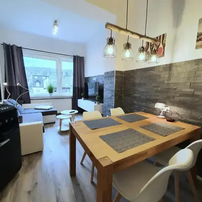 Moderne Wohlfühloase zentral in Seenähe - Pillow menu