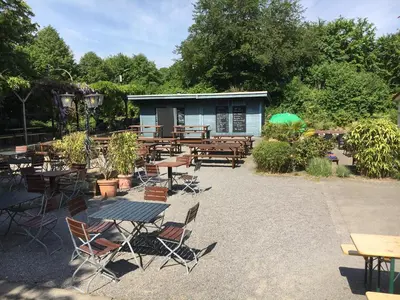 Ein Garten an der Unterkunft Dieckmann's Hotel