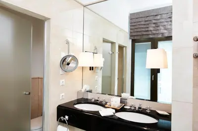Ein Badezimmer in der Unterkunft Steigenberger Icon Parkhotel Düsseldorf
