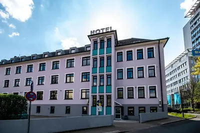 Das Gebäude in dem sich das Hotel befindet