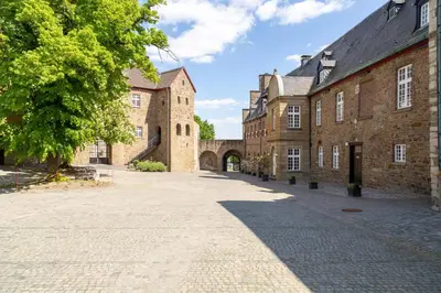 Das Gebäude in dem sich das Hotel befindet