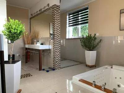 Ein Badezimmer in der Unterkunft Stadtvilla Intzeplatz - Apartment Rügen