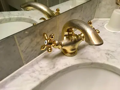 Ein Badezimmer in der Unterkunft Hotel Ambiente et Art