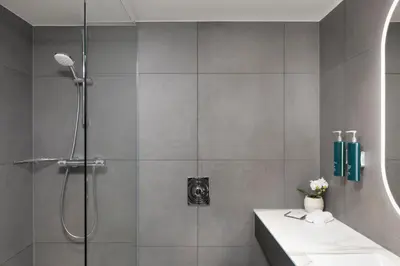 Ein Badezimmer in der Unterkunft Hilton Düsseldorf