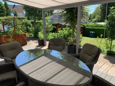 Ein Garten an der Unterkunft Adult only klimatisierte Ferienwohnung in Schwerte