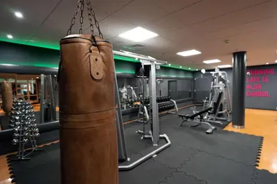 Das Fitnesscenter und/oder die Fitnesseinrichtungen in der Unterkunft Radisson Blu Hotel Dortmund