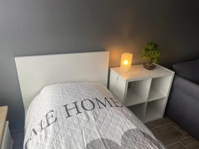 Ein Bett oder Betten in einem Zimmer der Unterkunft 3 Zimmer Apartment Duisburg Homberg 7 Etage