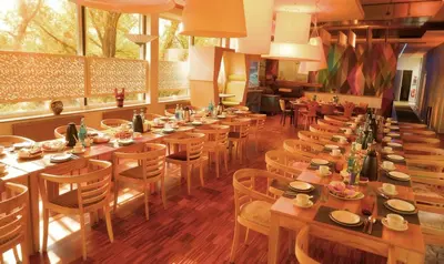 Ein Restaurant oder anderes Speiselokal in der Unterkunft Hotel Ambiente