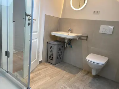 Ein Badezimmer in der Unterkunft interaktiv Appartements in Heiligenhaus - Hauptstrasse