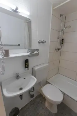 Ein Badezimmer in der Unterkunft Hotel Doerenkamp - Digital Access