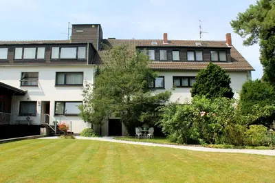 Ein Garten an der Unterkunft Haus Kastanienhof