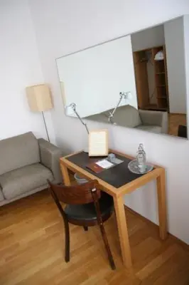 Ein Sitzbereich in der Unterkunft Hotel Lorenz