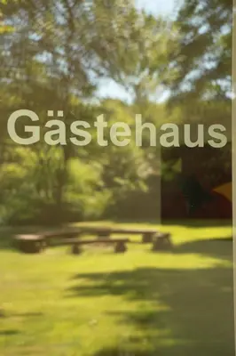 Ein Zertifikat, Auszeichnung, Logo oder anderes Dokument, das in der Unterkunft Gästehaus Alte Schule ausgestellt ist