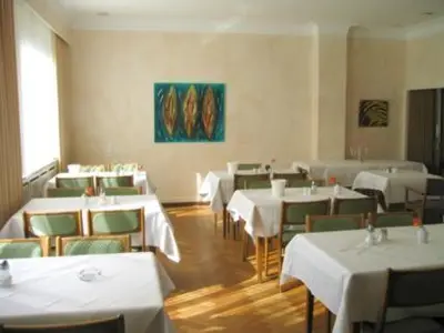 Ein Restaurant oder anderes Speiselokal in der Unterkunft Gildenhof An den Westfalenhallen Dortmund