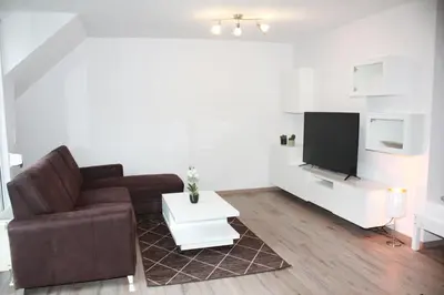TV/Unterhaltungsangebot in der Unterkunft Ferienwohnung Mülheim Heißen mit großem Balkon