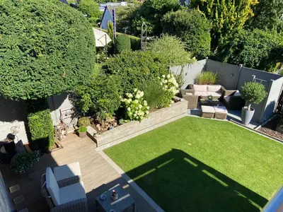 Ein Garten an der Unterkunft Ferienwohnung Baumberger-Auszeit