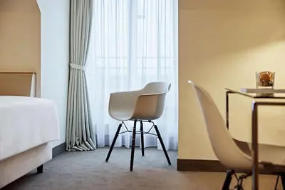 Ein Bett oder Betten in einem Zimmer der Unterkunft Lindner Hotel Dusseldorf Airport, part of JdV by Hyatt
