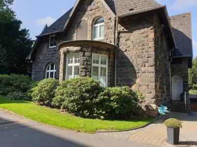 Das Gebäude in dem sich die Ferienwohnung befindet