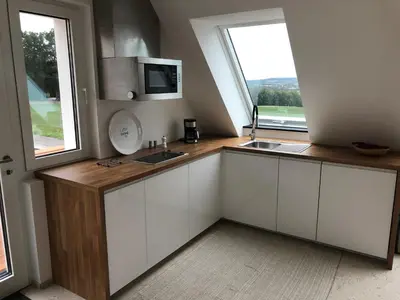 Küche/Küchenzeile in der Unterkunft Ferne und Weite im Sauerland Blick über das Ruhrtal
