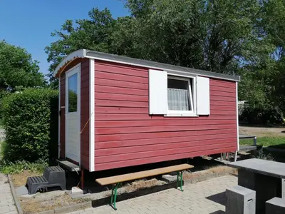 Das Gebäude in dem sich der Campingplatz befindet