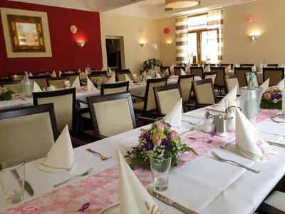 Ein Restaurant oder anderes Speiselokal in der Unterkunft Hotel Kehrenkamp