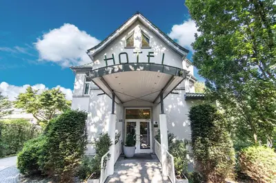 Eine Fassade oder ein Eingang zu Hotel Das Lola