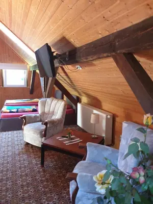 Ein Sitzbereich in der Unterkunft Ferienwohnungen lemberg