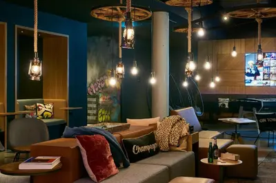 Ein Sitzbereich in der Unterkunft Moxy Essen City