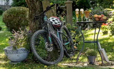 Radfahren an der Unterkunft Romantik Hotel Neuhaus oder in der Nähe