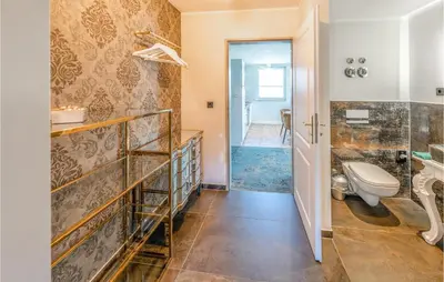 Ein Badezimmer in der Unterkunft 2 Bedroom Cozy Apartment In Mettmann